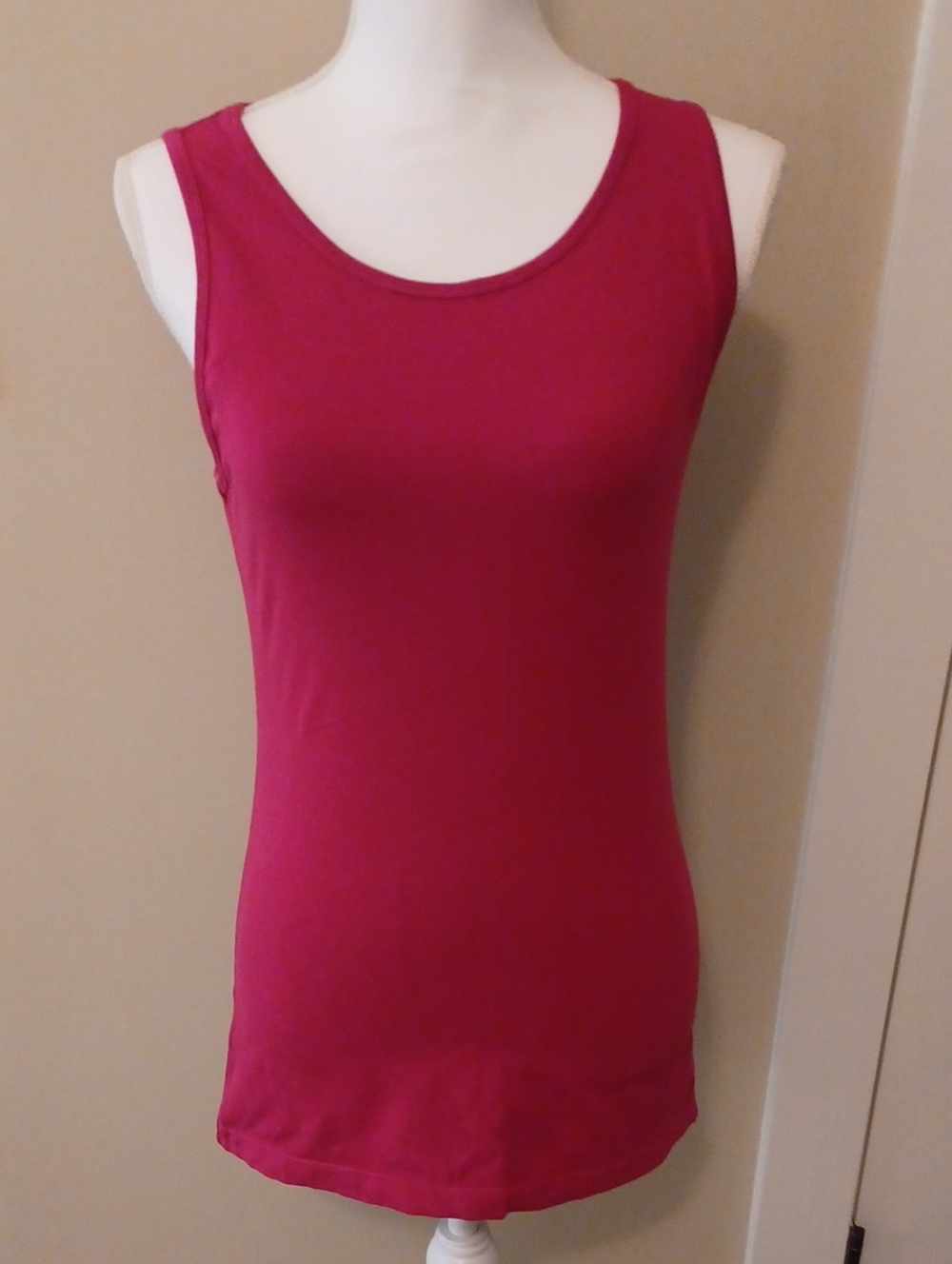 Agabhumi Women's Fuchsia Stretch Tank Top